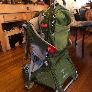 Osprey poco AG Plus hiking child carrier